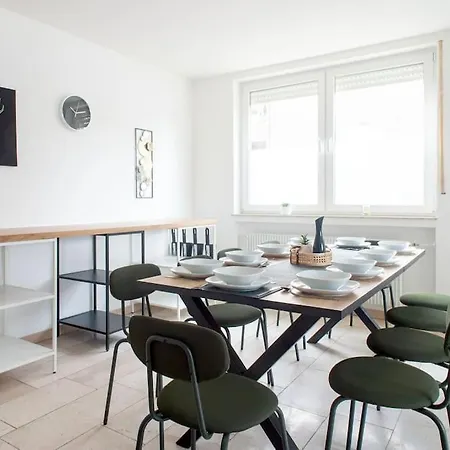 شقة Spacious Worker - 5 Bedrooms - 2 Bathrooms - 10 Single Beds *