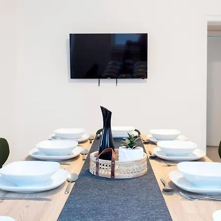 شقة Spacious Worker - 5 Bedrooms - 2 Bathrooms - 10 Single Beds *