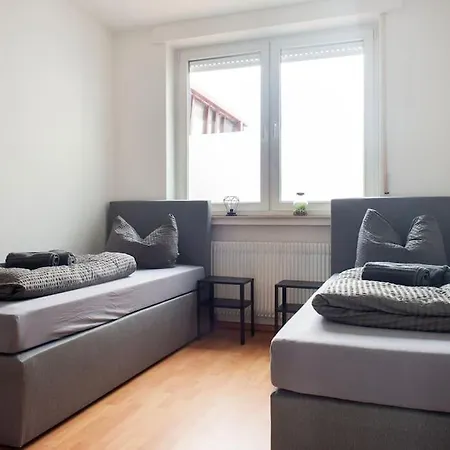 Spacious Worker - 5 Bedrooms - 2 Bathrooms - 10 Single Beds