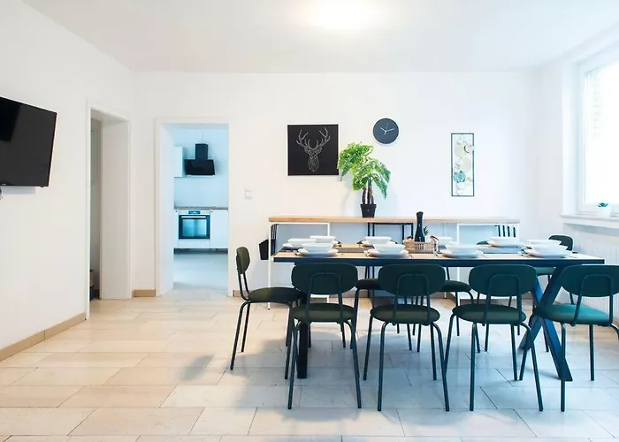 Modernes Grossraeumiges - Zwei Baeder *