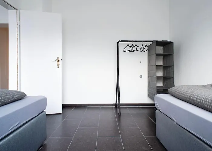 Modernes Grossraeumiges - Zwei Baeder Appartamento *