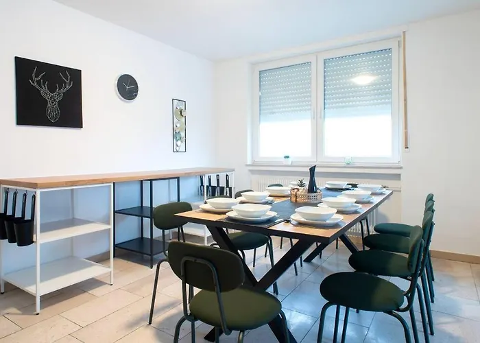 Modernes Grossraeumiges - Zwei Baeder